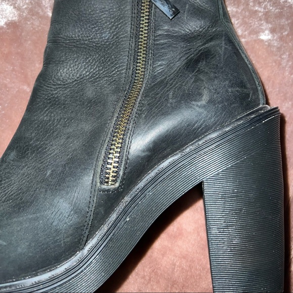 Dr Marten’s Magdalena black leather platform booties size 8 fit like a 9 - Picture 7 of 15